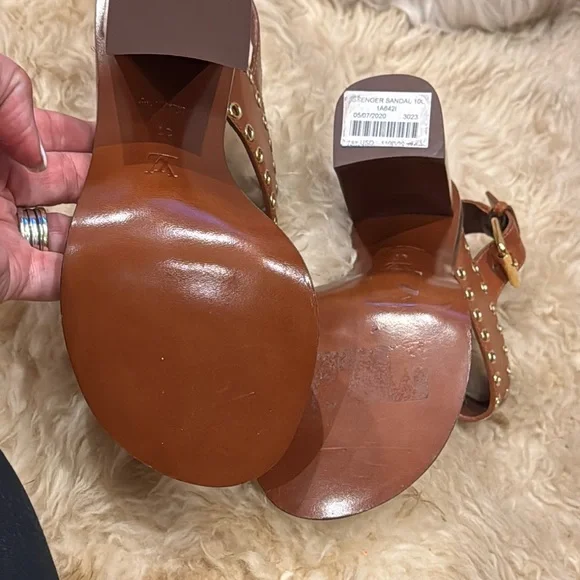 Louis Vuitton Passenger Sandals Sz 37/6.5 - Picture 3 of 13
